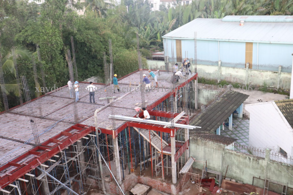 ĐỔ BÊ TÔNG SÀN TẦNG 1 TẠI CƠ SỞ LƯU TRÚ CHO TRẺ EM QUẬN 9